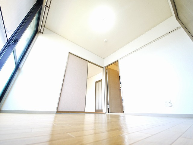 ハイツゼンⅡの洋室|使い勝手のいい洋室です