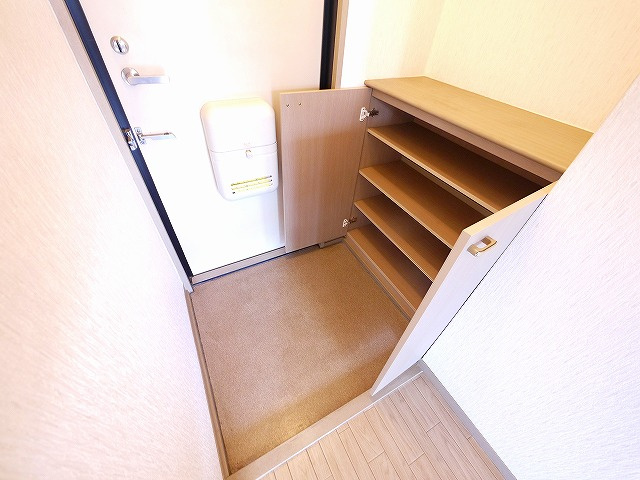 ハイツゼンⅡの玄関|落ち着いた玄関です
