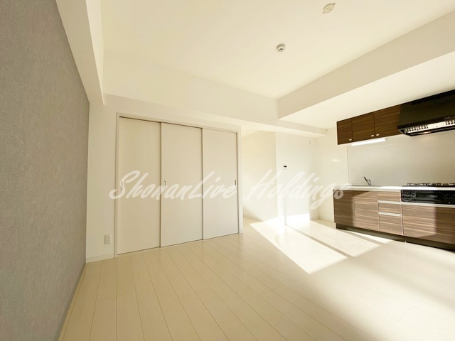 厚木市旭町１丁目の賃貸マンションの居間・リビング