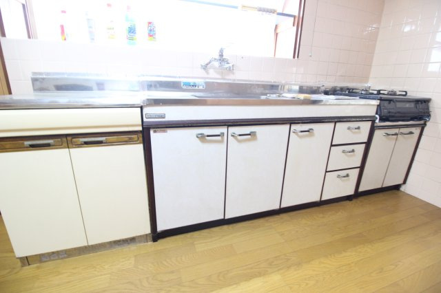 玉戸建のキッチン