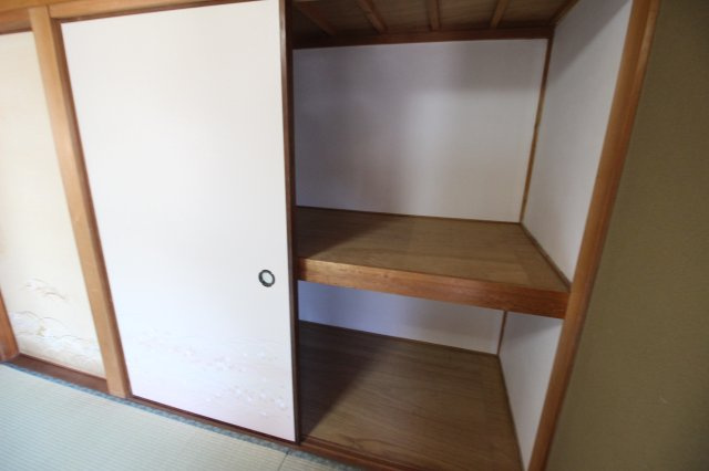 玉戸建の収納