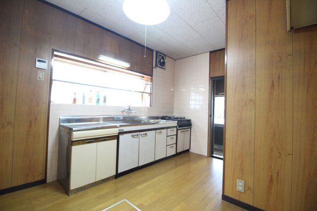 玉戸建のキッチン