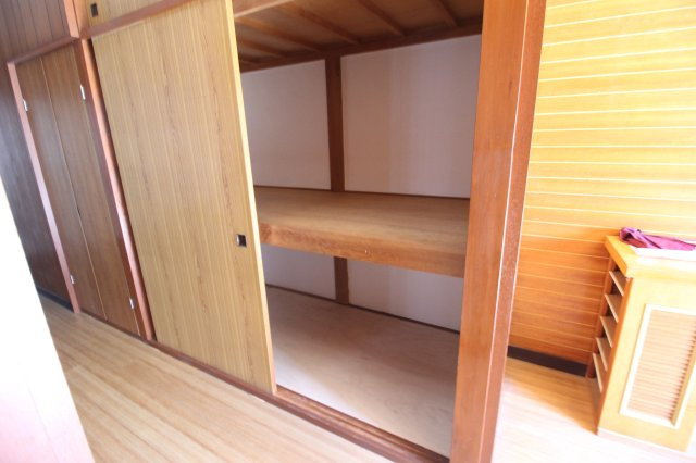 玉戸建の収納