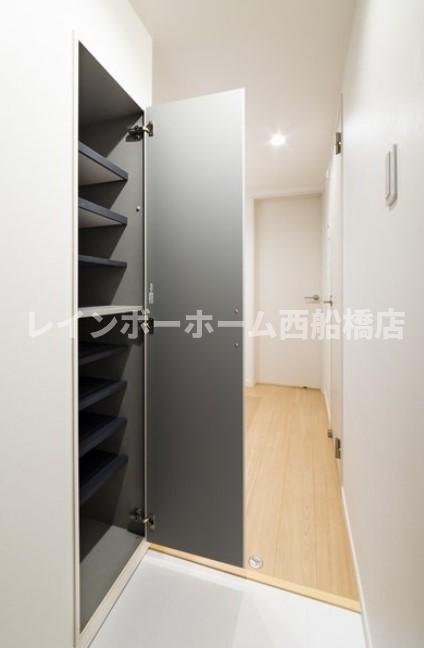 シャンティ八柱の玄関