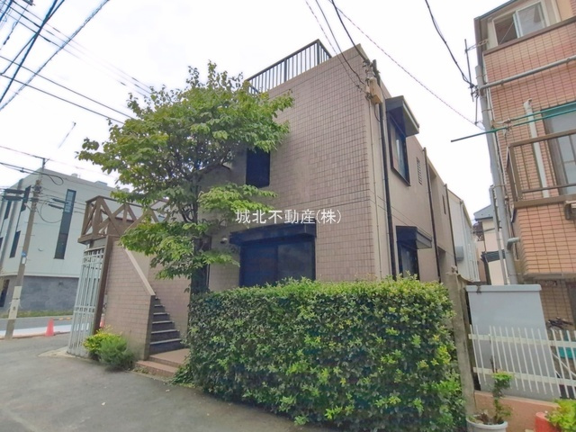 杉並区高円寺北4丁目　HPの外観|伸びやかな南側4.0ｍ公道×東側4.0ｍ私道に面する角地
高円寺北の生活しやすい住環境です