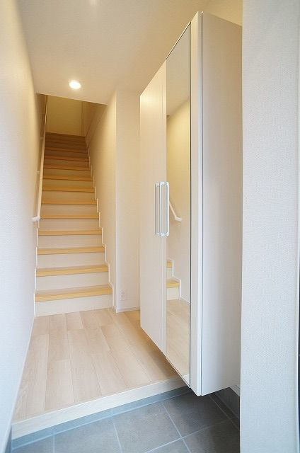 モノ・アピオンの玄関