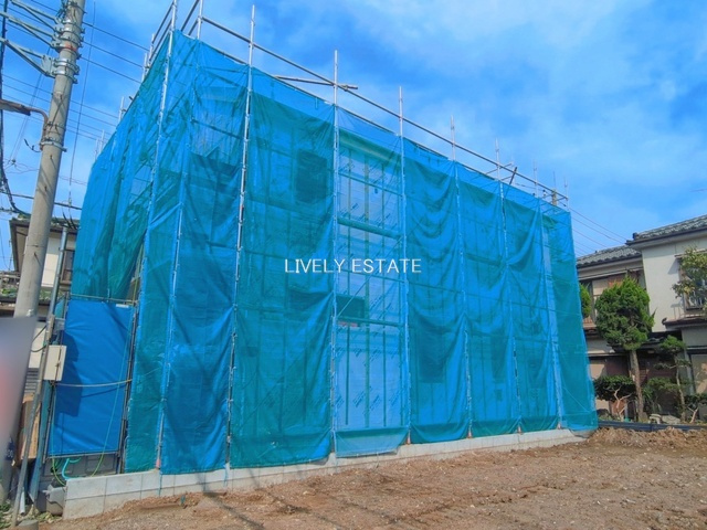 草加市弁天4丁目 新築分譲住宅の前面道路含む現地写真