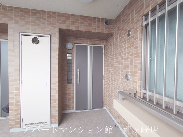プライムスクエアー佐貫駅前の玄関