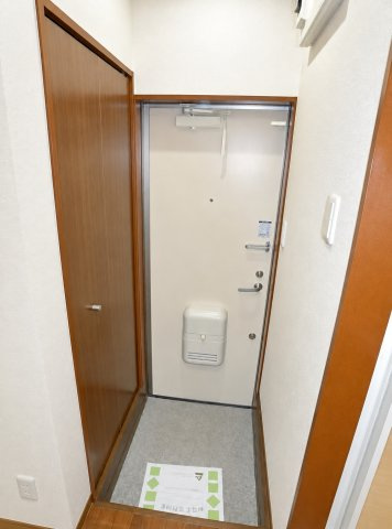 江戸川区平井６丁目のアパートの玄関