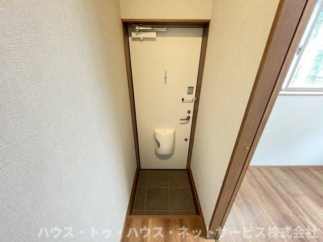 メゾンウエストの玄関