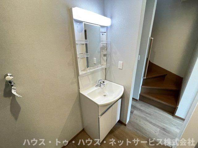 メゾンウエストの洗面所