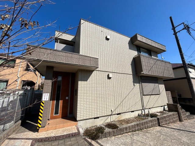 練馬区石神井台４丁目の賃貸マンションのエントランス