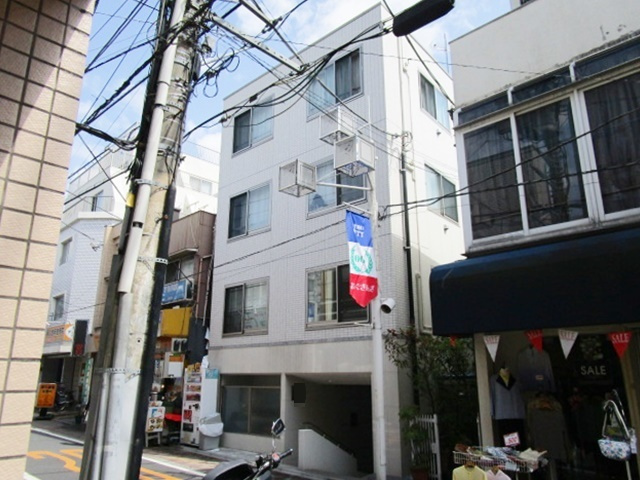 ウィンレックス田端の外観|白を基調にしたおしゃれな外観。