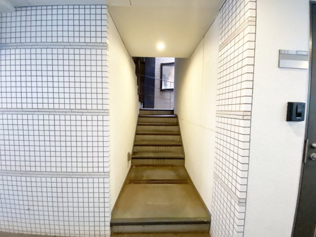 ウィンレックス田端のその他共用部分|共用階段です☆