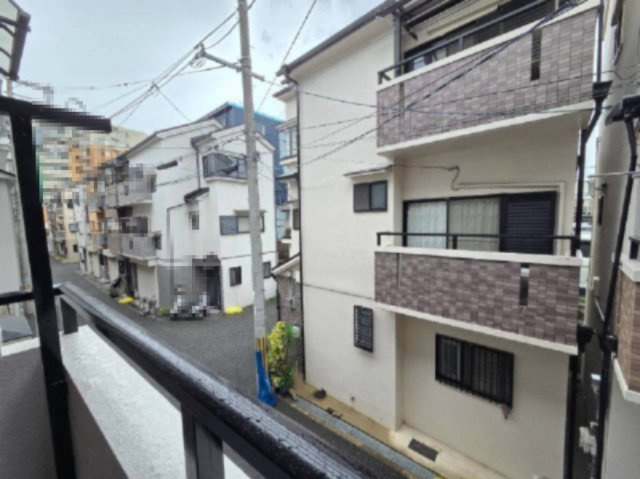 大阪市鶴見区諸口1丁目の展望|南側私道に面した開放感のある立地！
南側私道は幅員約4m、接道間口約5.6m。敷地への出入りもしやすく、明るく開放的な住環境が魅力です。