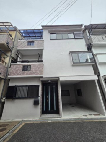 大阪市鶴見区諸口1丁目の外観|南側私道に面した開放感のある立地！
南側私道は幅員約4m、接道間口約5.6m。敷地への出入りもしやすく、明るく開放的な住環境が魅力です。