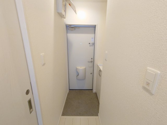 セブンスター栄町の玄関|※別号室写真(現状優先)
