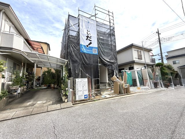 越谷市大房A号棟　新築戸建の外観|耐震金物で補強された強固な構造部分。家族の安全を守る構造の強さを間近でチェックできるチャンスです。