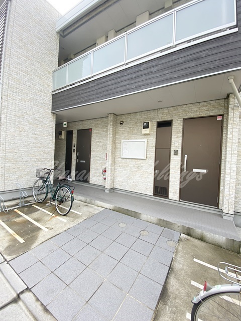 藤沢市辻堂新町２丁目のアパートのエントランス|広々エントランス♪