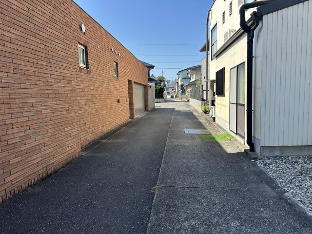 土地　加納上本町1丁目の前面道路含む現地写真