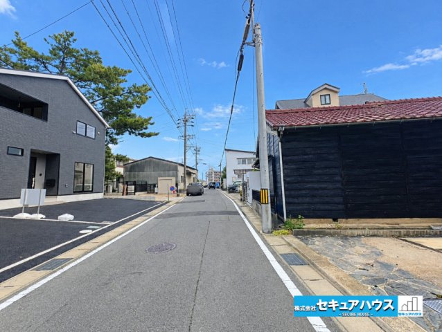 【本日ご案内可能】知立市弘法町　全2棟の前面道路含む現地写真|事前予約にて現地ご見学いただけます！お気軽にお問い合わせください♪
■株式会社　セキュアハウス　豊明店■
住宅ローンに強く、知識、経験豊富なスタッフ在籍
お客様に寄り添い、ご成約後もサポート致します。