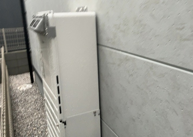 【発電・温水設備】 | 省エネ給湯器とは従来型の給湯器より熱効率が高く、少ない燃料でたくさんのお湯を沸かすことが出来る高効率な給湯器のことを指します。また、省エネ給湯器には種類があり、利便性や効果なども様々です。