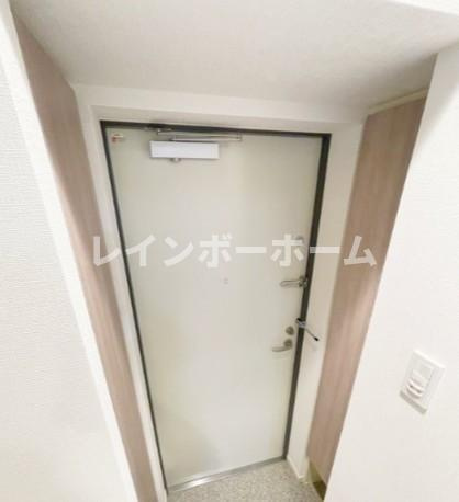 グランカーサ市川国府台の玄関|反転タイプの写真です。
