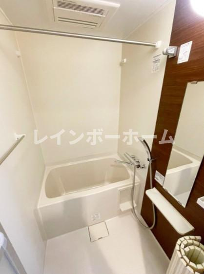 グランカーサ市川国府台の浴室|反転タイプの写真です。