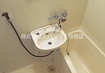 【洗面所】 | 池田コーポA | 明るい洗面所です