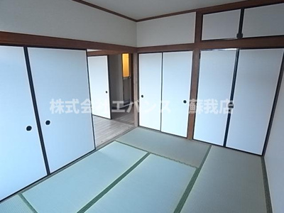 【寝室】 | 池田コーポA | 落ち着いた色調の寝室です