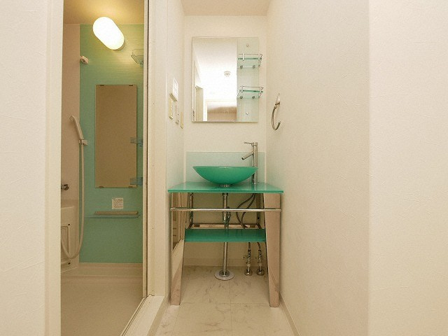 セレニテ難波西の独立洗面台|イメージとして同マンション他部屋を表示しています