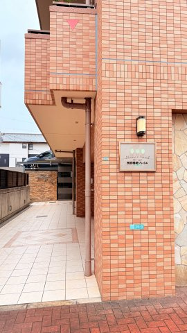ネバーランド西宮鳴尾ソレイユのエントランス