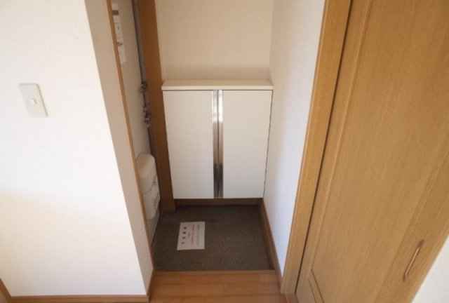 エンブレイス・パレスの玄関