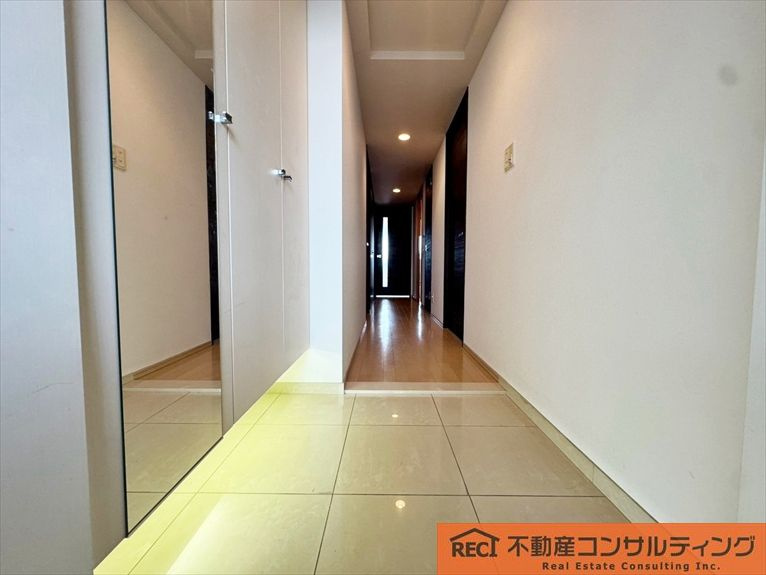 エスリード苦楽園老松町の玄関