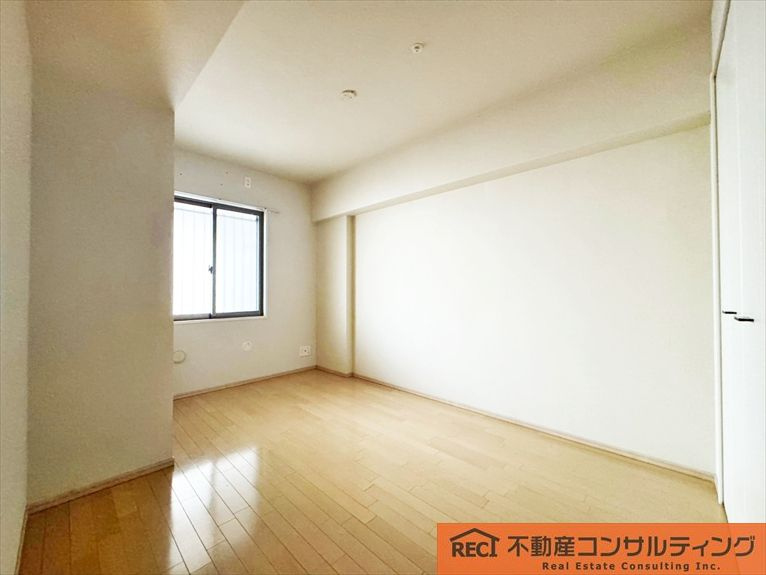 エスリード苦楽園老松町の洋室