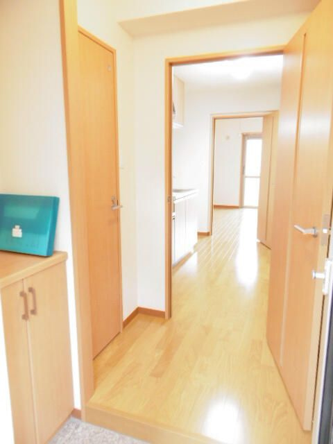 相模原市緑区元橋本町の賃貸マンションの玄関