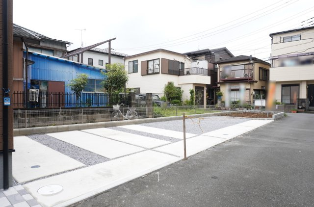 草加市柳島町 新築分譲住宅の駐車場