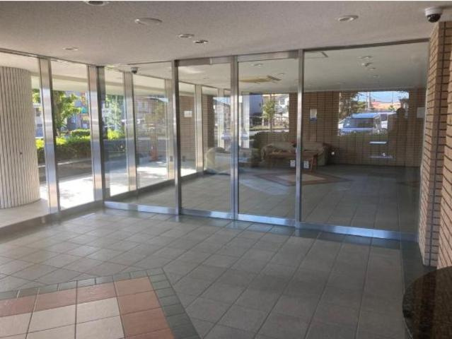 アンビシャスプラザ坂戸のエントランス