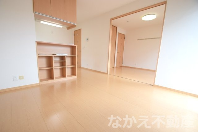 【居間・リビング】 | こちらの居間で趣味の時間をお楽しみください