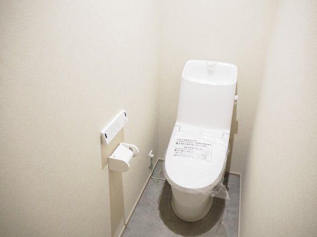 坂井市三国町新宿　フルリノベーションハウスのトイレ