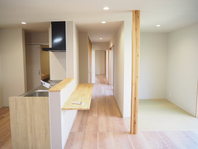 坂井市三国町新宿　フルリノベーションハウスの居間・リビング