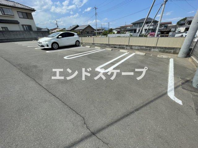 クレール半田の駐車場|高崎、前橋、伊勢崎エリアのお部屋探しはエンドスケープまで！お客様の理想お聞かせ下さい♪