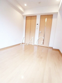 【居間・リビング】 | αリリックコート千寿 | 洋室のお部屋です。