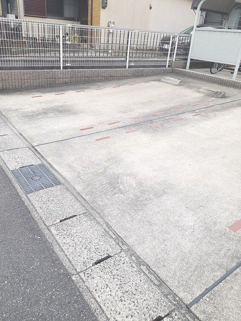 ラ・フィーユ共和の駐車場