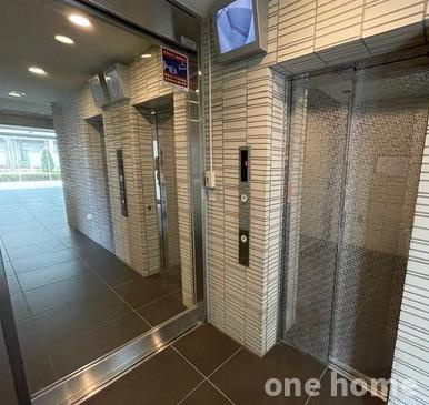 エステムコート新大阪Ⅹザ・ゲートのその他共用部分|◆エレベーターには防犯カメラが設置され、セキュリティー面に配慮されています！