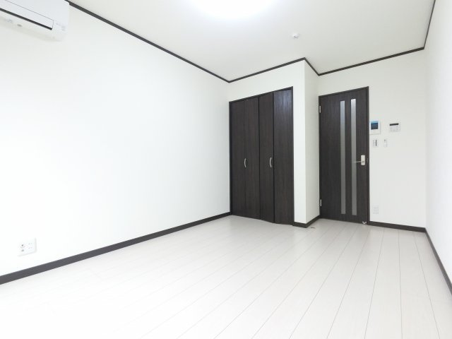 【寝室】