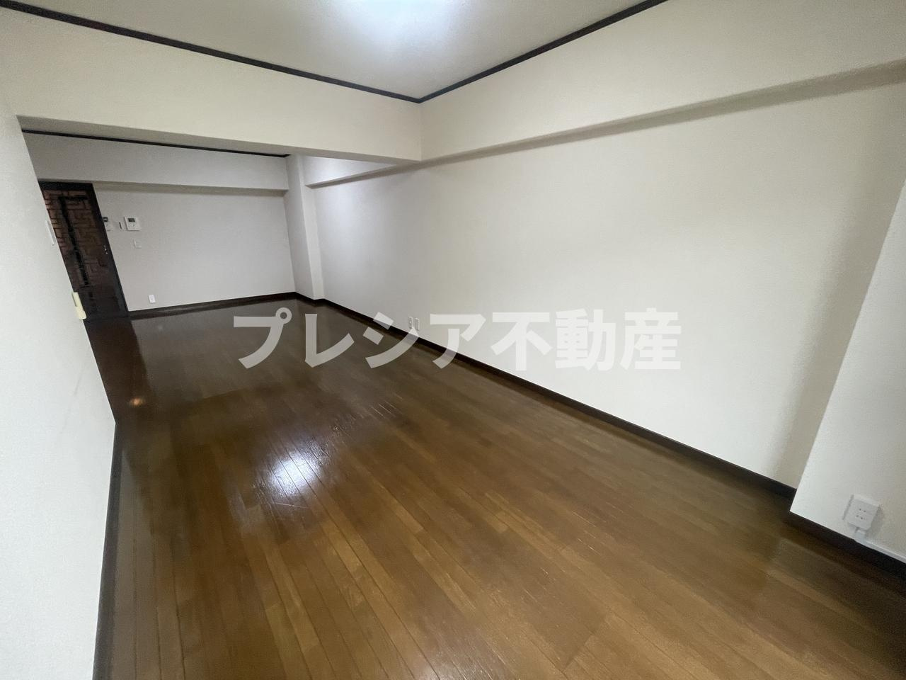 鐘紡夙川台マンションの居間・リビング
