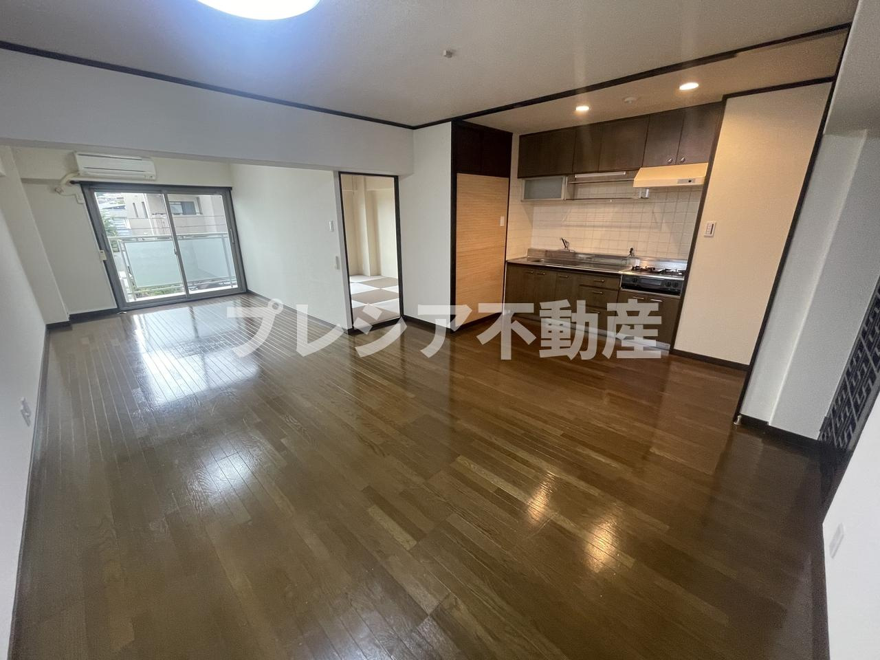 鐘紡夙川台マンションの居間・リビング