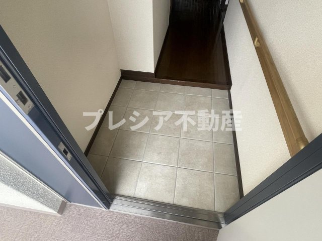 鐘紡夙川台マンションの玄関