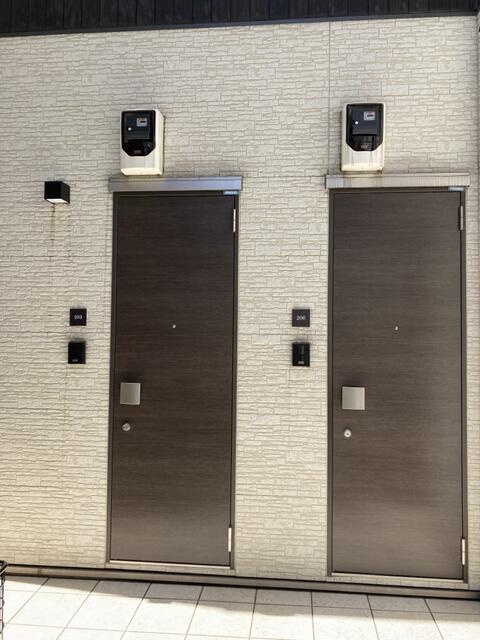アリー板橋本町の玄関